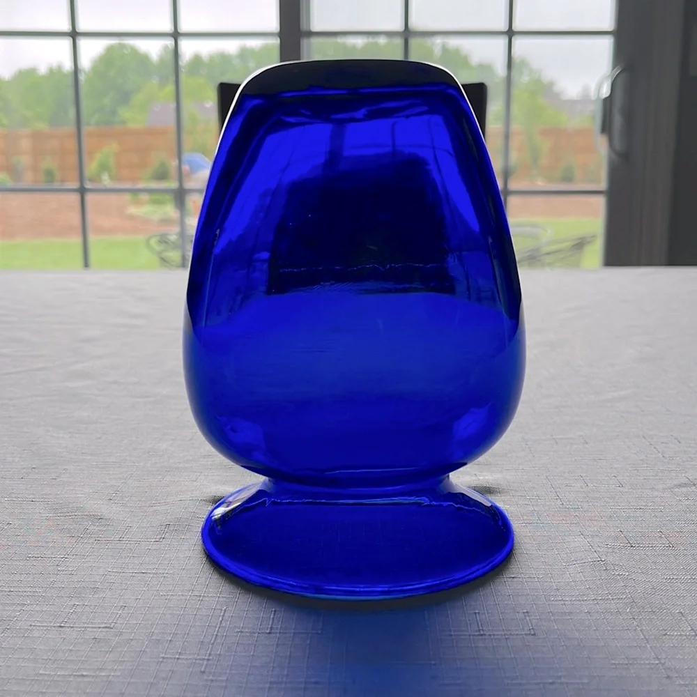 CRISTAL BLUE VASE